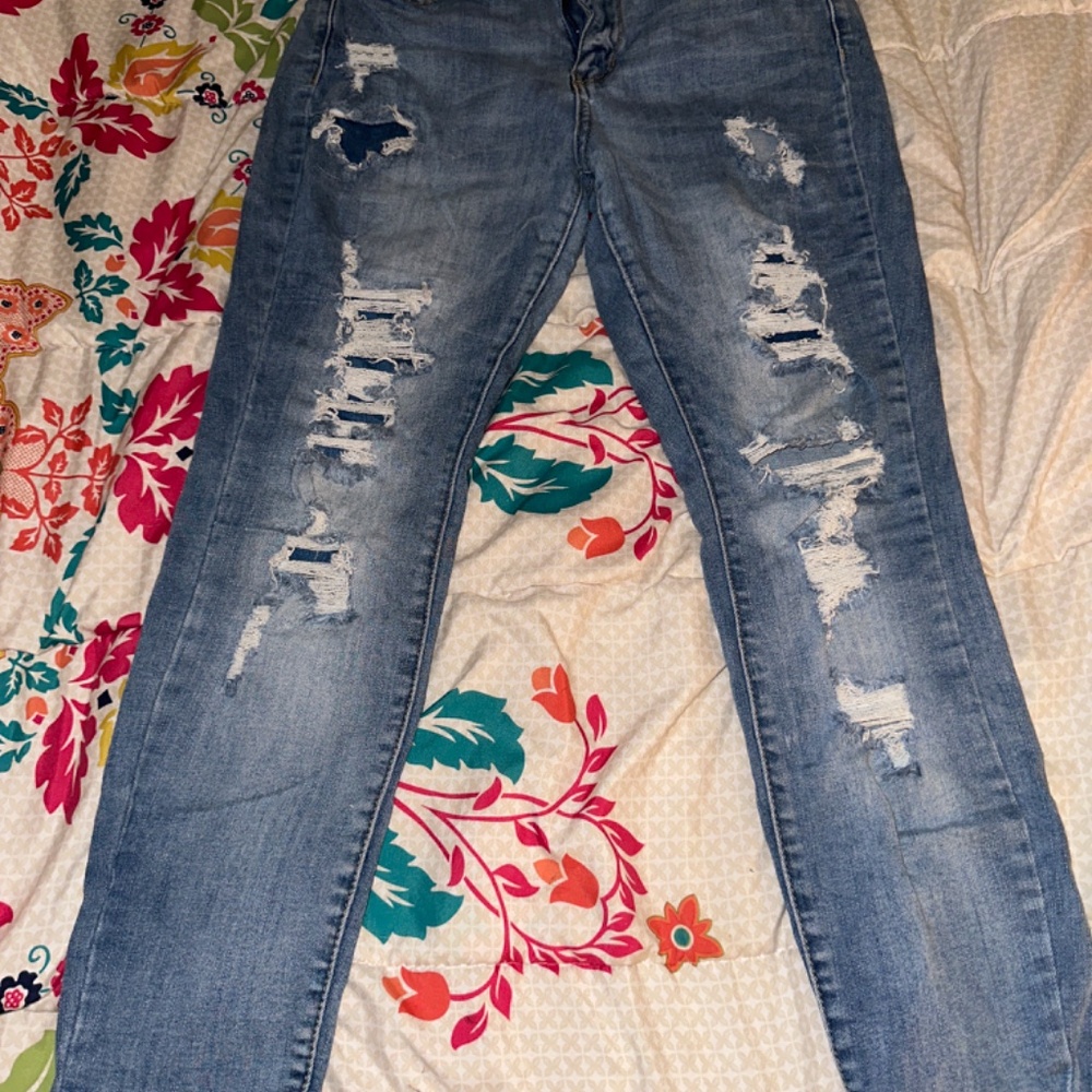 Rue 21 curvy stretchy jeans w holes -size 10 - - Picture 2 of 5